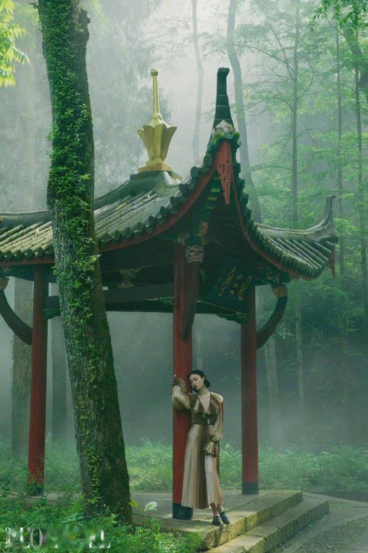 创造影像幻想:全息纱幕的美学意义与视觉冲击